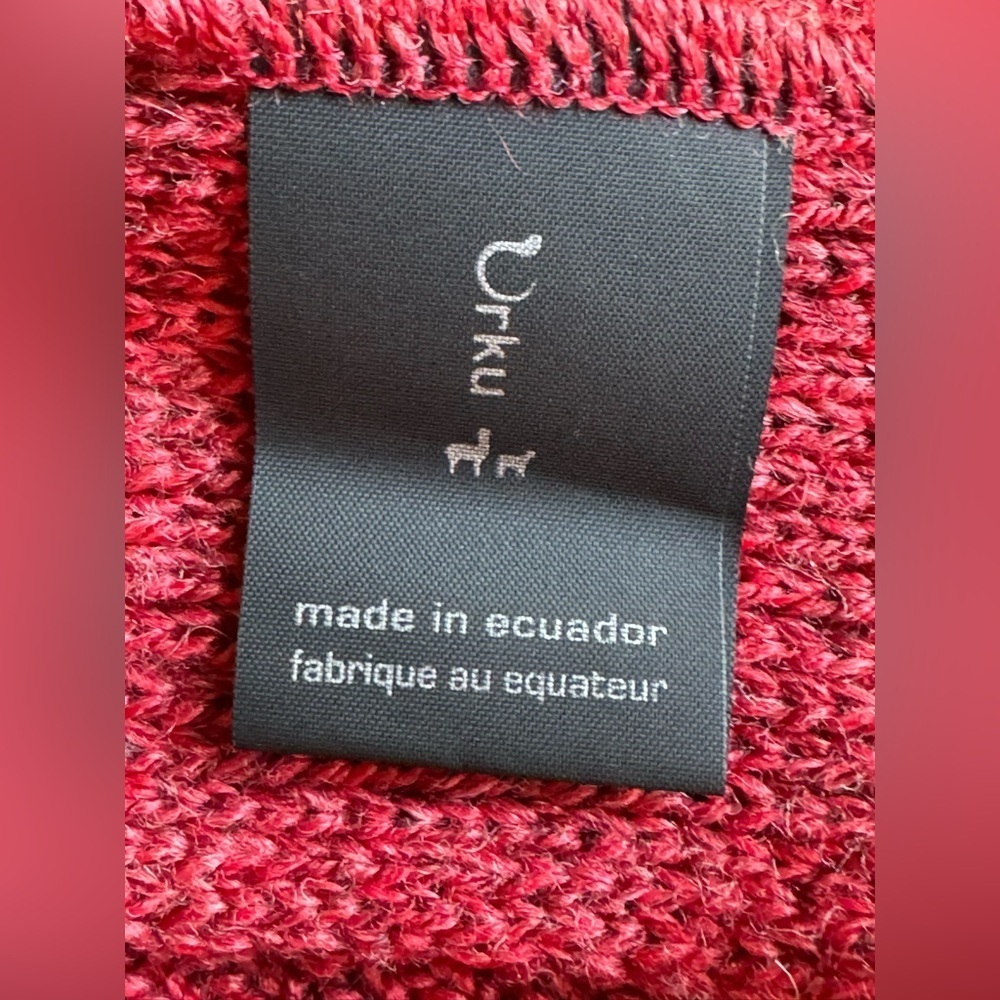 New Urku Red Alpaca Blend Made in Ecuador Soft & Cozy 2 Button Poncho - One Size - Picture 11 of 12